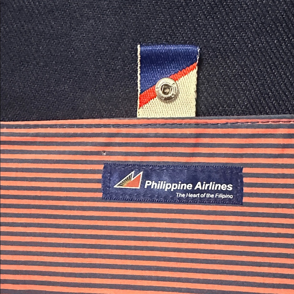 3 Philippine Airlines amenity kit bags - Picture 4 of 7